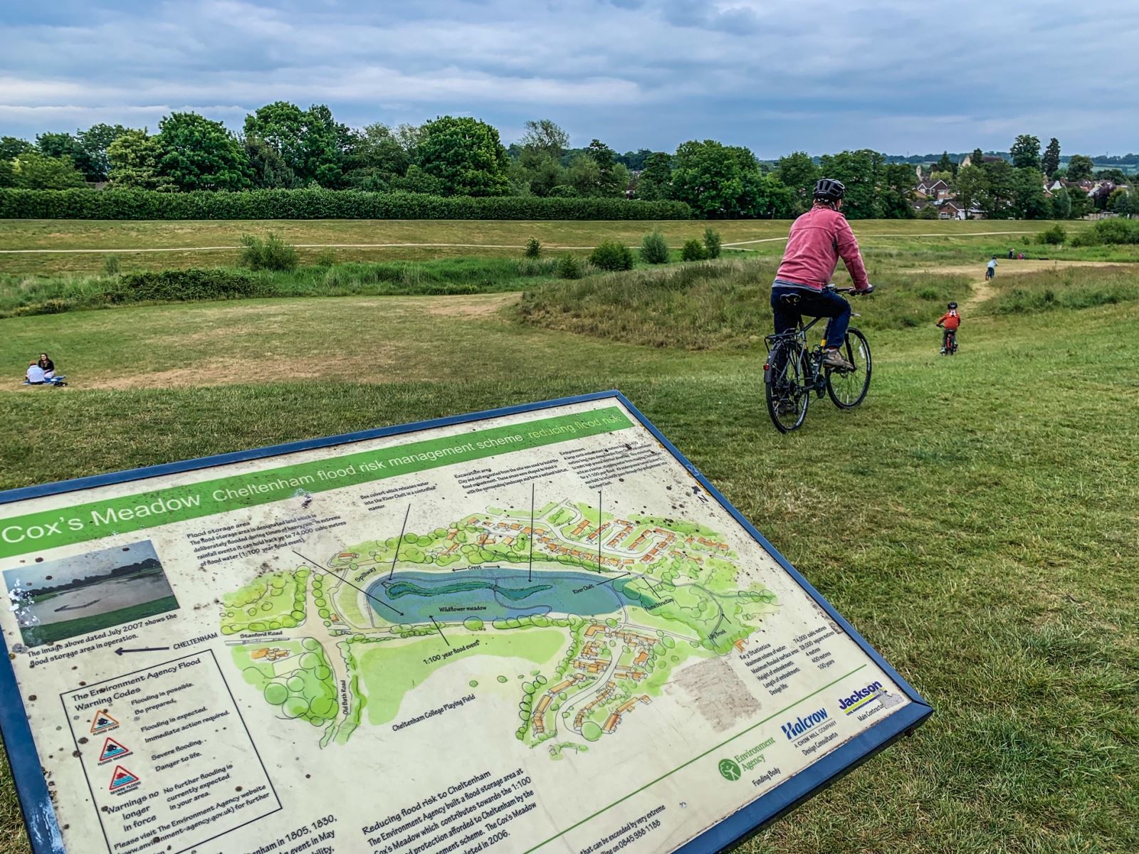 Best picnic spots in Cheltenham - Cox's Meadow